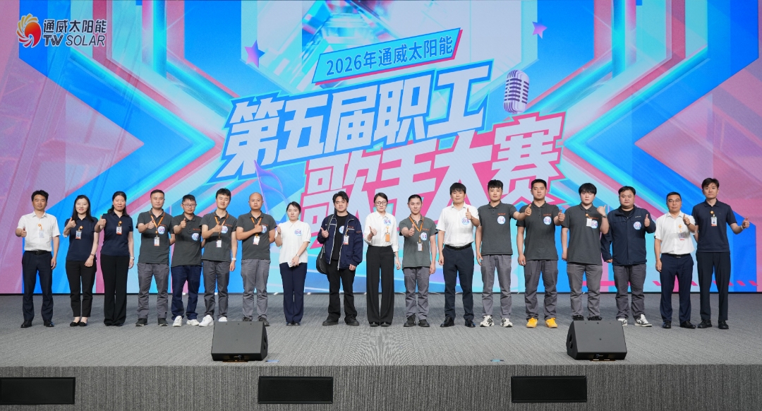 59e82d56975f41217dbaa83d493e85f8.jpg