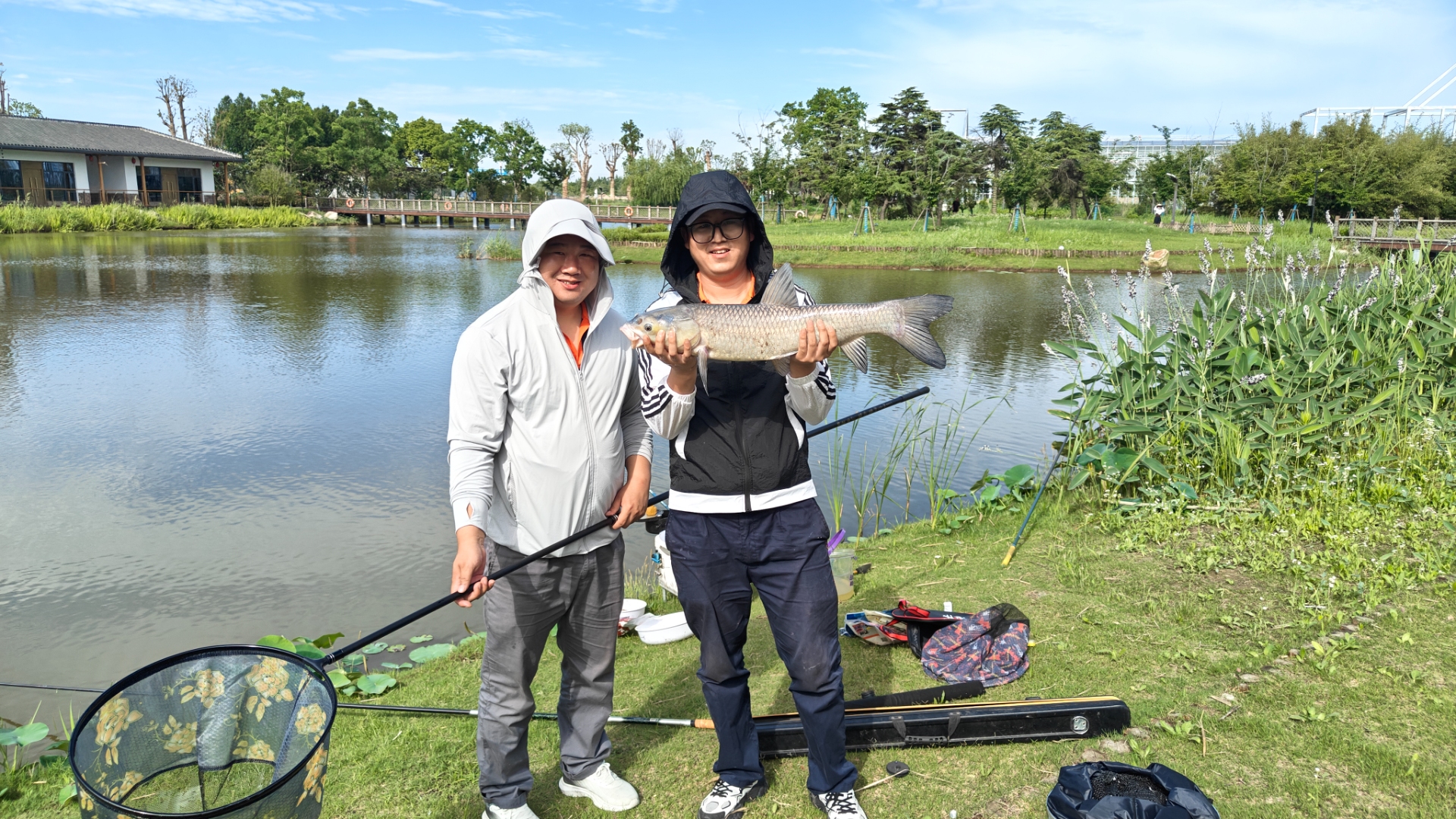 3ed90a080a20ab48fad15f65ec118235.jpg